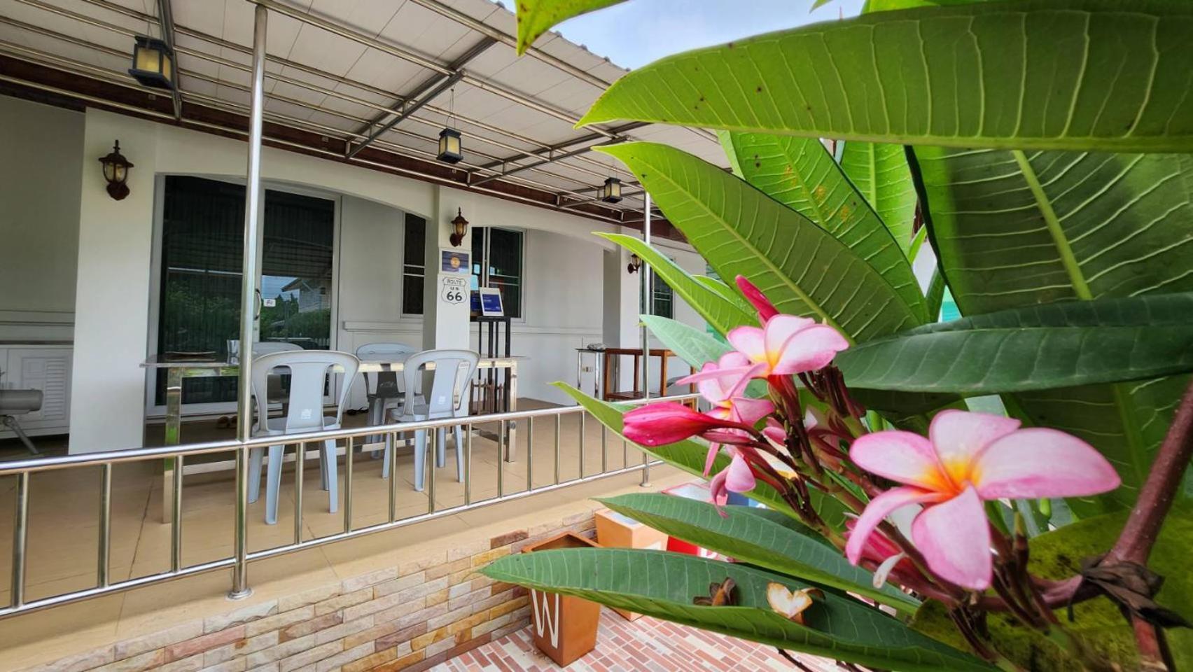 Nuch'S Apple Guest House Si Bun Ruang Exterior foto